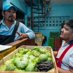 Emprendedora en su negocio local